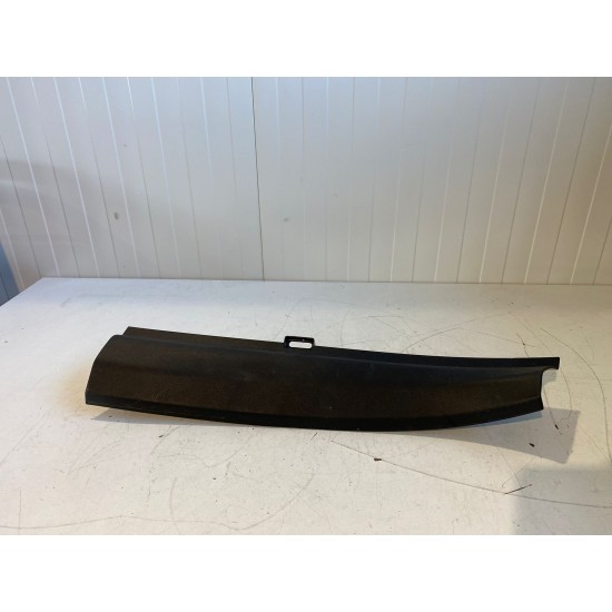 Ornament stanga stalp C jos VOLVO XC60 2018+ 31426889 31479014