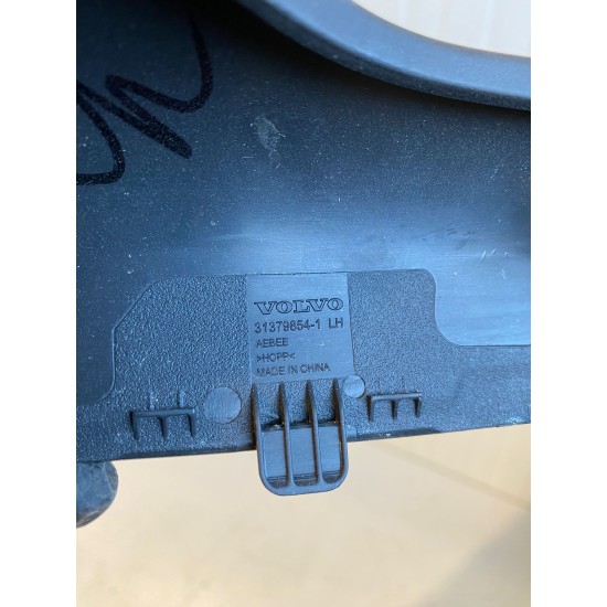 Capac ornament centura stanga fata VOLVO XC60 2018+ 31379854