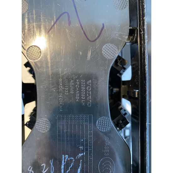 Kit incarcare wireless original VOLVO XC90 XC60 S60 V60 S90 V90 32275469 Kit incarcare wireless original VOLVO XC90 XC60 S60 V60 S90 V90 32275469