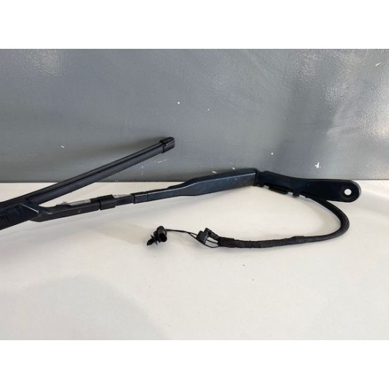 Left Wiper Arm with heating Volvo S60 V60 V60CC 31693537