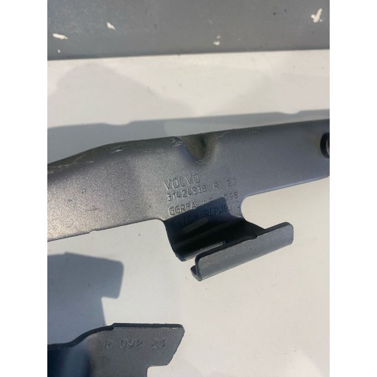 Right hood hinge Volvo XC60 2018+ 31424538