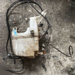 Winsdcreen washer tank Volvo V60 2014+ 31253218, 31243219, 31301797, 31301798