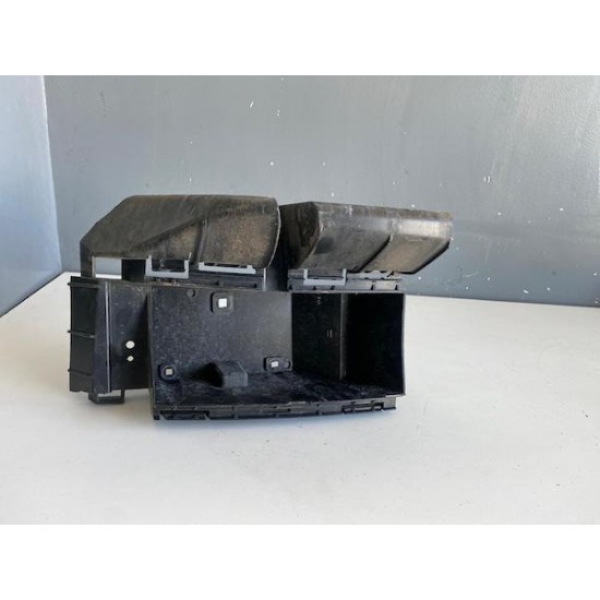 Mounting bracket bumper rear right VOLVO XC90 2007-2014 30698138