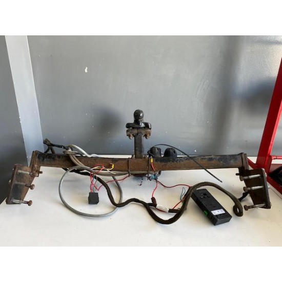 Carlig fix cu instalatie si modul VOLVO XC90 2007-2014 30660691 30664652 30681977 Carlig fix cu instalatie si modul VOLVO XC90 2007-2014 30660691 30664652 30681977