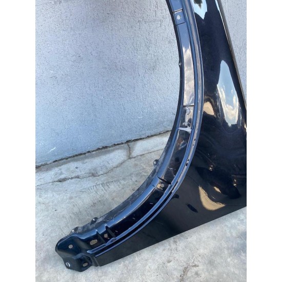 Aripa stanga fata Volvo XC90 2007-2014 30796494