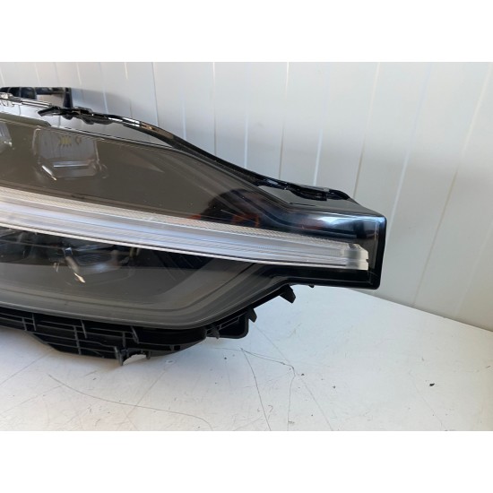 Far dreapta MID LED LHD VOLVO XC60 FACELIFT 2022+ 32337377