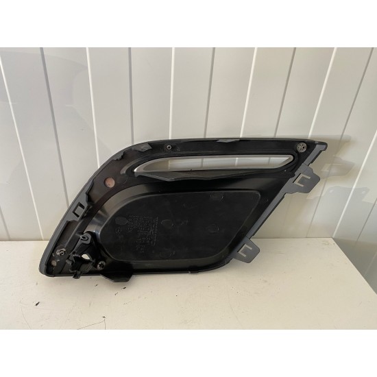 Front right grille Volvo XC60 R-design 2008-2014 31290433 31290435 Front right grille Volvo XC60 R-design 2008-2014 31290433 31290435