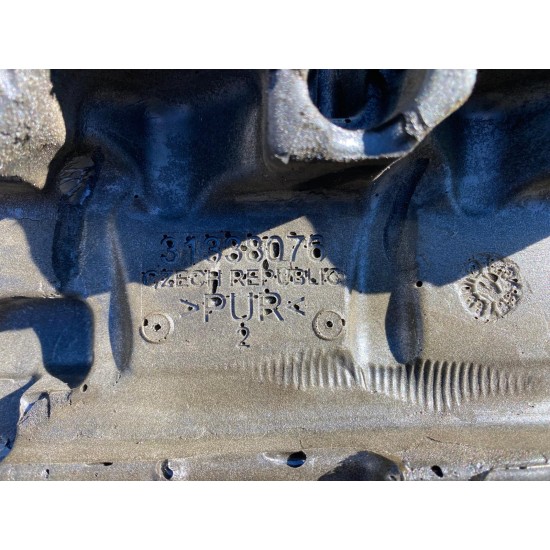 Engine casing 4 CYL Diesel VOLVO V40 31492573 31338076 Engine casing 4 CYL Diesel VOLVO V40 31492573 31338076