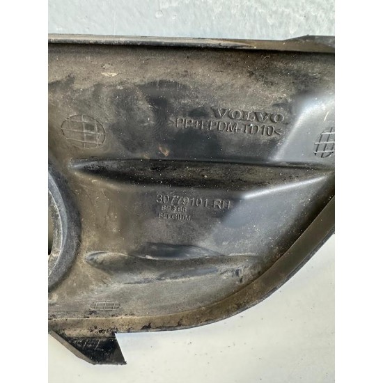 Front right bumper grille Volvo V50 2011 30779101 Front right bumper grille Volvo V50 2011 30779101