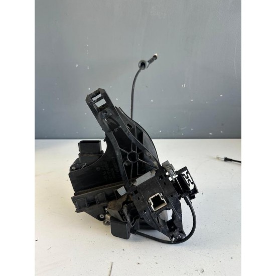 Broasca usa stanga spate VOLVO V50 2011 30699111 39879658 Broasca usa stanga spate VOLVO V50 2011 30699111 39879658