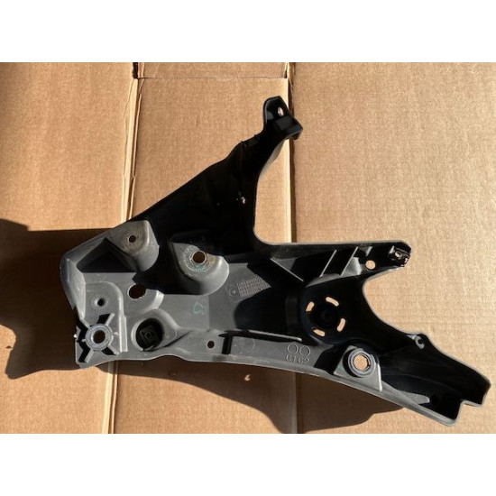 Suport aripa dreapta VOLVO S60-V60 2018-2024 31468232