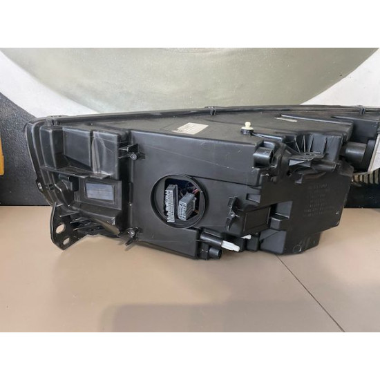 Right headlight VOLVO XC40 2018+ 31655982