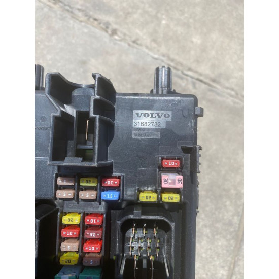 CEM Fuse box Volvo XC60 XC90 S90 V90 2017+ 31682732