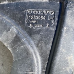 Burete aripa izolatie stanga VOLVO V40 V40 CROSS COUNTRY 31283054