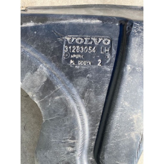Burete aripa izolatie stanga VOLVO V40 V40 CROSS COUNTRY 31283054
