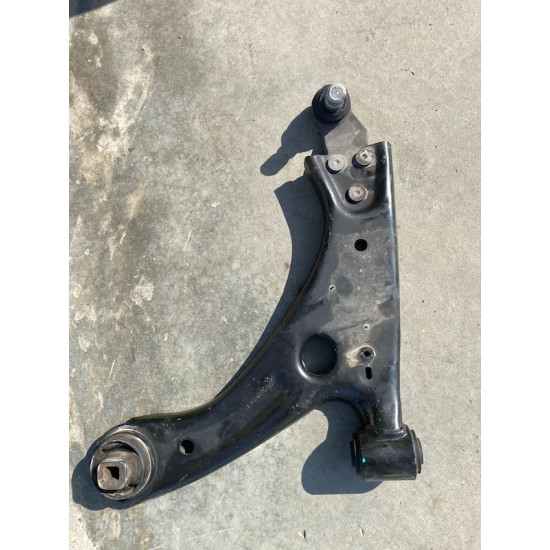 Control Arm Front Left Volvo XC40 32221283