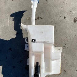 Winsdscreen washer reservoir Volvo V40 V40CC 31276094 31276095 31391616 31276097 31276096