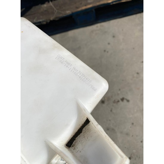 Winsdscreen washer reservoir Volvo V40 V40CC 31276094 31276095 31391616 31276097 31276096