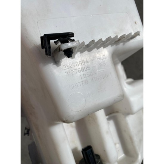 Winsdscreen washer reservoir Volvo V40 V40CC 31276094 31276095 31391616 31276097 31276096 Winsdscreen washer reservoir Volvo V40 V40CC 31276094 31276095 31391616 31276097 31276096