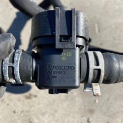 COOLING WATER VACUUM VALVE VOLVO S60 V60 V40 31338891 31657172 31368261 31474984 