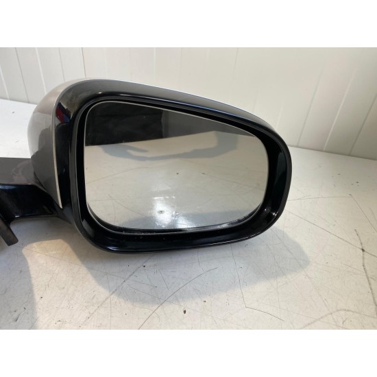 Oglinda dreapta rabatabila cu bec 12 fire VOLVO V40 R-DESIGN 31278142 31299643 Oglinda dreapta rabatabila cu bec 12 fire VOLVO V40 R-DESIGN 31278142 31299643