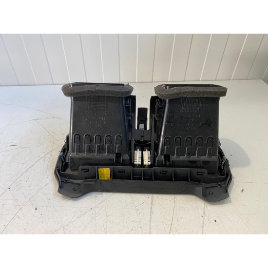 Central air ventilation dashboard air outlet Volvo V40 2012+ 31307021 1284618 Central air ventilation dashboard air outlet Volvo V40 2012+ 31307021 1284618