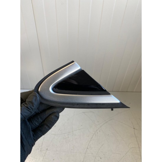 Ornament aripa dreapta VOLVO V40 31416474  Ornament aripa dreapta VOLVO V40 31416474