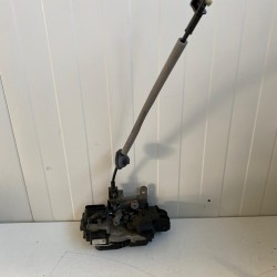 Broasca incuietoare usa dreapta spate VOLVO V40 2013-2015 31440396
