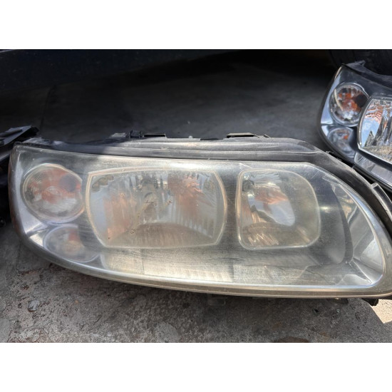 Right headlight halogen Volvo S60 V70 XC70 2005-2010 30698836