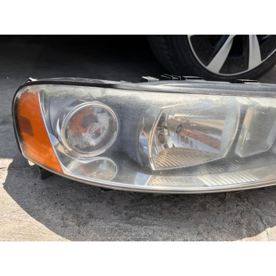 Right headlight halogen Volvo V70 2004-2007 30698836