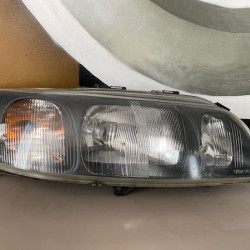 Front right headlight VOLVO S60-V70-XC70 2001-2004 89007870