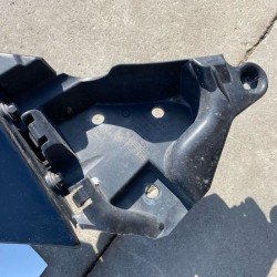 Front left fender bracket Volvo XC60 2010-2017 30764618 30763435