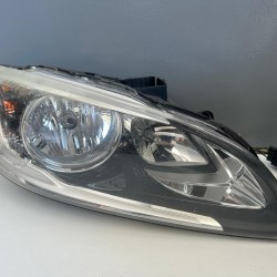 Front right headlight Volvo V60 S60 2014-2018 31420118