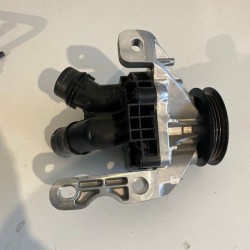 Water pump Mild Hybrid 1.5 benzine VOLVO XC40 2020 32257932