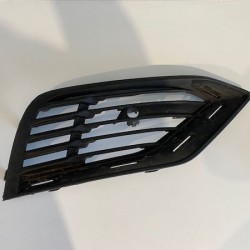 Hybrid right front bumper grille VOLVO S60 V60 V60CC 2018+ 31688827