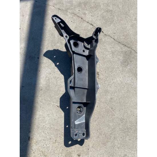 Bracket Fender Front Left VOLVO XC90 2015+ 31391777