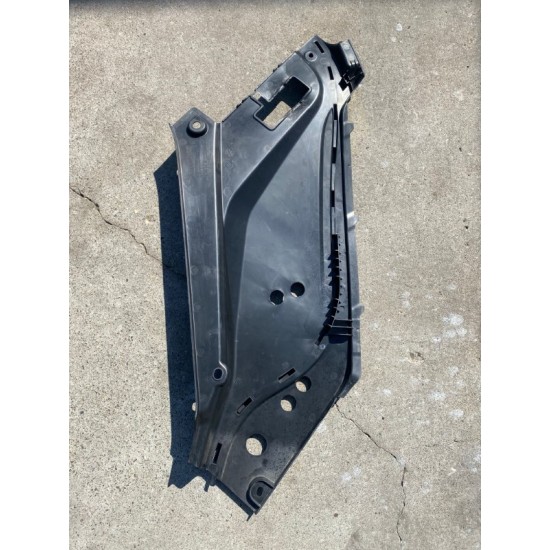 Ornament trager stanga Volvo XC90 2015-2020 31442733 