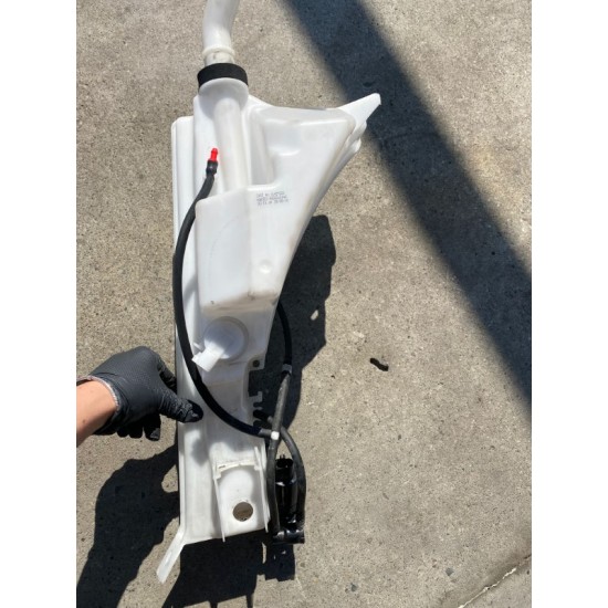 Vas lichid parbriz Volvo XC90 2019 31349385 31391422 31349386 31457223 31349847