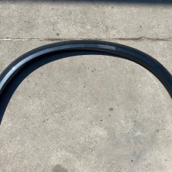 Ornament aripa overfender stanga fata Volvo XC90 2016+ 31378162