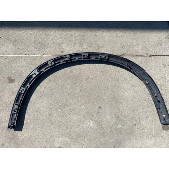 Ornament aripa overfender stanga fata Volvo XC90 2016+ 31378162