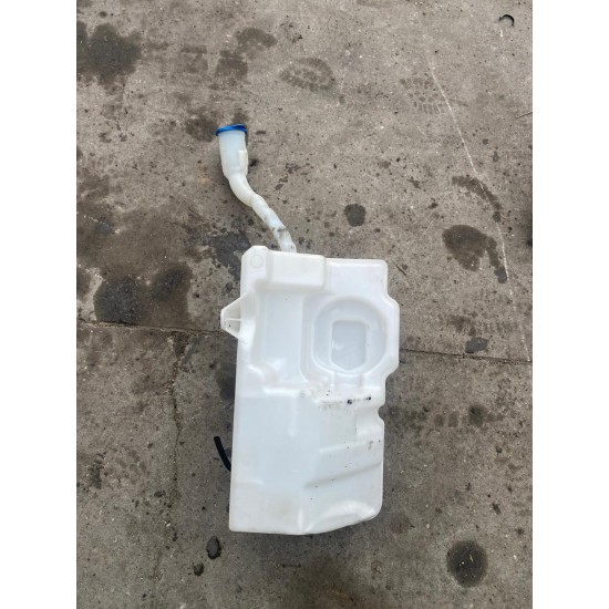 Windscreen washer tank Volvo XC60 2010-2017 30753424 30753425 Windscreen washer tank Volvo XC60 2010-2017 30753424 30753425