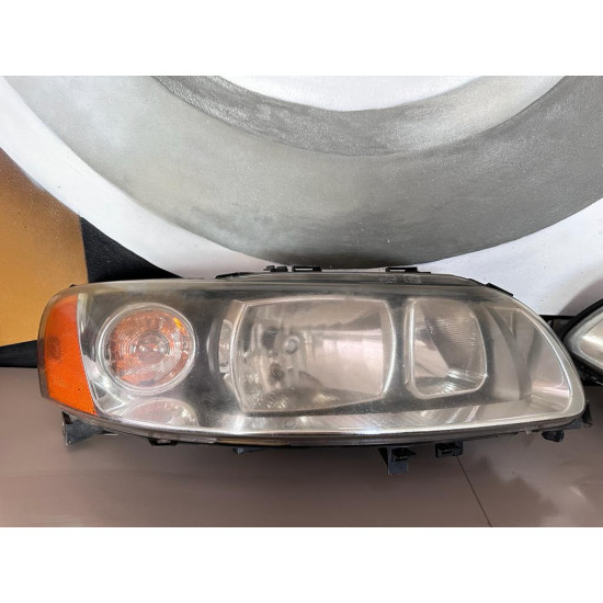 Far dreapta fata halogen facelift Volvo S60 2000-2009 30698830