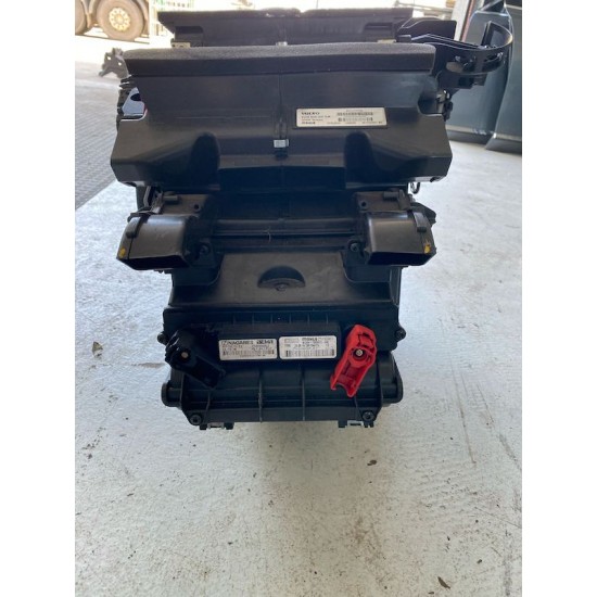 Climate unit LHD VOLVO XC60 2017 31497528