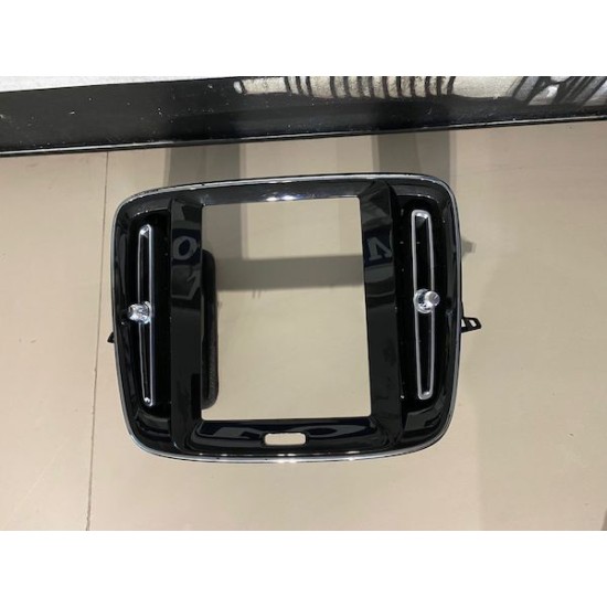 Cetral grille display VOLVO XC40 2018+ 31442627