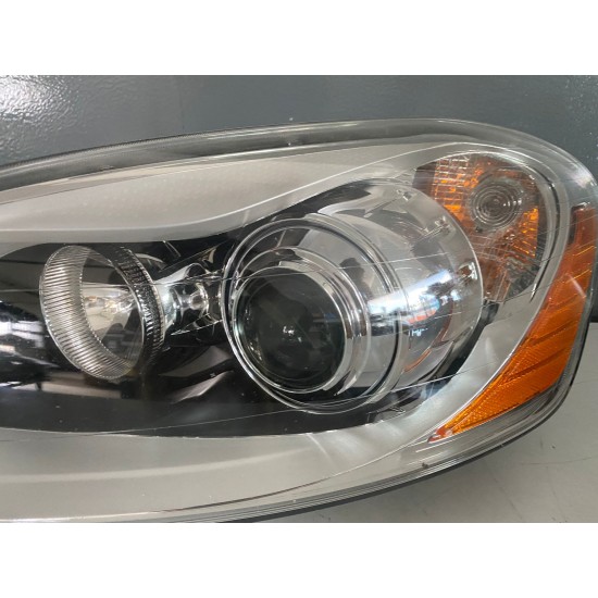 Far stanga xenon 9 pini RHD Volvo XC60 2010 30763137 31420681