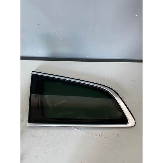 Geam spate laminat stanga cu crom VOLVO V60 2019 32132158