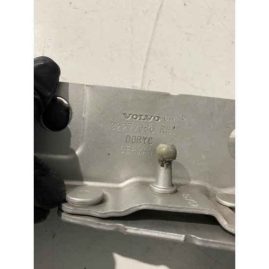 Right Hood Hinge Volvo S60 V60 V60CC 32244193 32277086 31688729 Right Hood Hinge Volvo S60 V60 V60CC 32244193 32277086 31688729