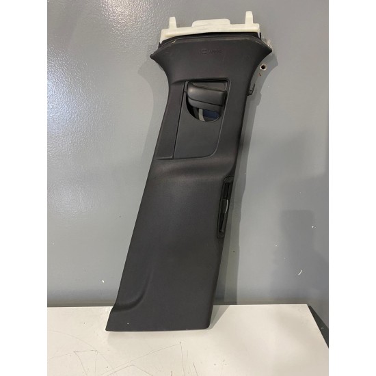 Right upper B-pillar Volvo V60 S60 31479219