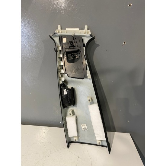 Right upper B-pillar Volvo V60 S60 31479219