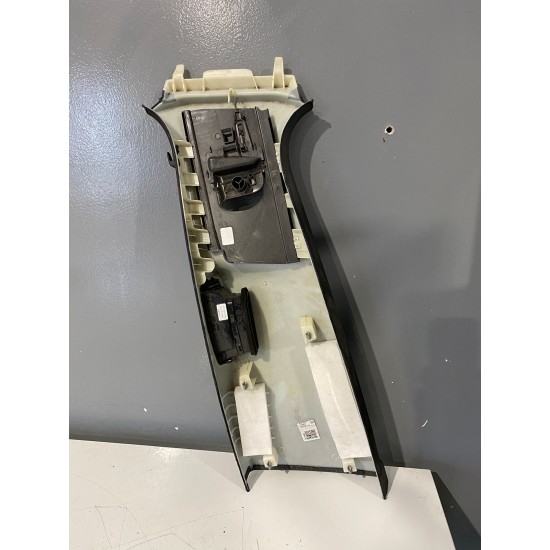 Stalp usa dreapta Volvo V60 S60 2018+ 31479219